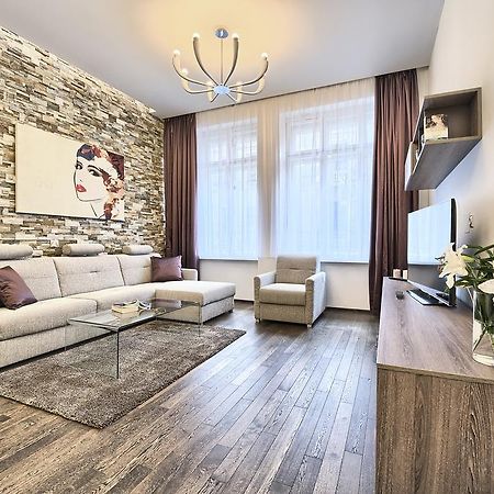 Apartments Krizovnicka Прага Екстериор снимка